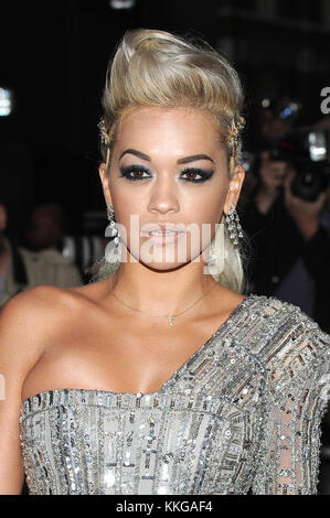 Britische Sängerin Rita Ora besucht die GQ Männer des Jahres Auszeichnungen am Royal Opera House in London. 2. September 2014 © Paul Treadway Stockfoto