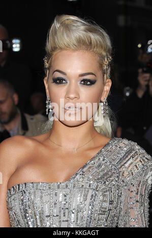 Britische Sängerin Rita Ora besucht die GQ Männer des Jahres Auszeichnungen am Royal Opera House in London. 2. September 2014 © Paul Treadway Stockfoto