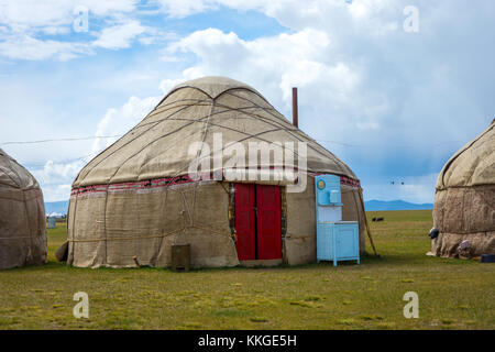 Jurte, typische nomad Häuser durch den Song Kul See, Kirgisistan Stockfoto