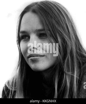Michelle Phillips, eine US-amerikanische Sängerin und Schauspielerin, war 1967 Teil der berühmten Musikgruppe The Mamas & the Papas. Dieses Jahr ist eine wichtige Phase ihrer Karriere, in der sie bedeutende Bekanntheit und Anerkennung erlangte. Stockfoto