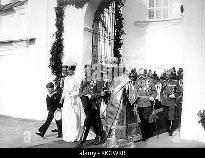 Nikolaus II., der letzte Zar Russlands, wird 1912 in Smolensk dargestellt, einem historischen Moment, der während seiner Herrschaft als Teil der Romanov-Dynastie in Russland festgehalten wurde. Stockfoto