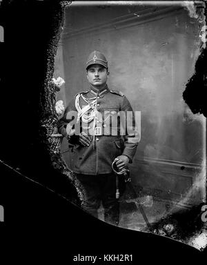 Militar CA 20140112 bezieht sich wahrscheinlich auf ein militärisches Ereignis oder Objekt mit einem bestimmten Datum und Code. Dieser Titel könnte sich auf eine Aufzeichnung oder ein Bild beziehen, das mit der Militärgeschichte verbunden ist. Stockfoto