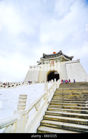 Taipei, Taiwan - 13 September, 2015: Blick von Chiang Kai-shek Memorial Hall in einem bewölkten Tag in Taipeh am 13. September 2015. Stockfoto