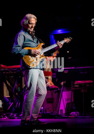 Austin, TX, USA. 30 Nov, 2017. John McLaughlin und die vierte Dimension wie John McLaughlin und Jimmy Herring bei Paramount Theater in Austin, Texas, am 30. November 2017 durchführen. Credit: Erik Kabik Fotografie/Medien Punch/Alamy leben Nachrichten Stockfoto