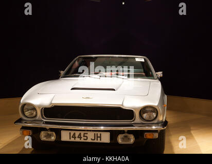 London, UK, 1. Dezember 2017, Top Celebrity Autos auf Anzeige bei Bonhams in London. Autos gehören: Die ex-Sir Paul McCartney 1964 Aston Martin DB 5 Sport Limousine (£ 1.250.000 - 1.500.000 £) und der Ex-Ringo Starr 1966 Austin Mini Cooper S 90,000-120 (£ 000). Es gab auch zwei Bentleys zuvor im Besitz von Sir Elton John: 1959 Bentley S1 Continental Sport Limousine (400,000-500 £ 000) und 1960 Bentley S2 Continental Flying Sports Saloon Sporn (160,000-190 £ 000). Credit: Keith Larby/Alamy leben Nachrichten Stockfoto