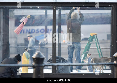 Trafalgar Square, London, Großbritannien. Dezember 2017. Die Krippe auf dem Trafalgar Square ist zusammengebaut. Quelle: Matthew Chattle/Alamy Live News Stockfoto