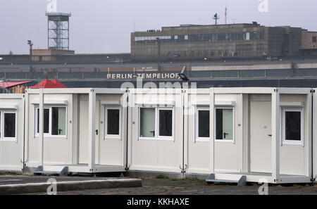 Fast 900 Container können auf dem Gelände der gemeinsamen