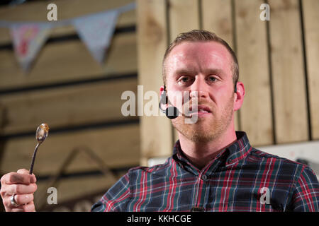 Steven Carter Bailey aus diesen Jahren große britische Küche Backen auf der Bühne im Winter ein Kochen Demo durch den Winter inspiriert. Credit: Steven roe/Alamy leben Nachrichten Stockfoto