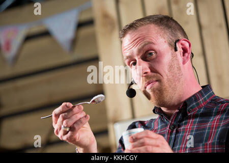 Steven Carter Bailey aus diesen Jahren große britische Küche Backen auf der Bühne im Winter ein Kochen Demo durch den Winter inspiriert. Credit: Steven roe/Alamy leben Nachrichten Stockfoto