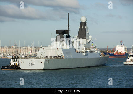 PORTSMOUTH, England; 1. DEZEMBER 2017. HMS DIAMOND ein Typ 45 Zerstörer in seine Heimat Hafen von Portsmouth. Quelle: David Robinson/Alamy leben Nachrichten Stockfoto