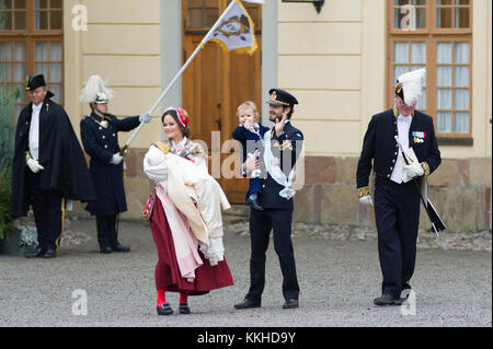 Schloss Drottningholm, Stockholm, Schweden. 1. Dez, 2017. SKH Prinz Gabriel Carl Walther in der drottningholm Kirche heute in einer kalten und schneereichen Stockholm getauft ist. Credit: barbro bergfeldt/alamy leben Nachrichten Stockfoto