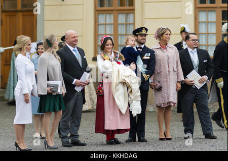 Schloss Drottningholm, Stockholm, Schweden. 1. Dez, 2017. SKH Prinz Gabriel Carl Walther in der drottningholm Kirche heute in einer kalten und schneereichen Stockholm getauft ist. Credit: barbro bergfeldt/alamy leben Nachrichten Stockfoto