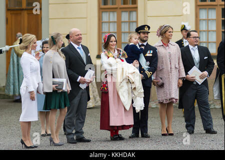 Schloss Drottningholm, Stockholm, Schweden. 1. Dez, 2017. SKH Prinz Gabriel Carl Walther in der drottningholm Kirche heute in einer kalten und schneereichen Stockholm getauft ist. Credit: barbro bergfeldt/alamy leben Nachrichten Stockfoto