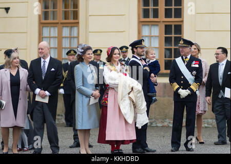 Schloss Drottningholm, Stockholm, Schweden. 1. Dez, 2017. SKH Prinz Gabriel Carl Walther in der drottningholm Kirche heute in einer kalten und schneereichen Stockholm getauft ist. Credit: barbro bergfeldt/alamy leben Nachrichten Stockfoto