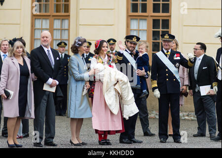 Schloss Drottningholm, Stockholm, Schweden. 1. Dez, 2017. SKH Prinz Gabriel Carl Walther in der drottningholm Kirche heute in einer kalten und schneereichen Stockholm getauft ist. Credit: barbro bergfeldt/alamy leben Nachrichten Stockfoto