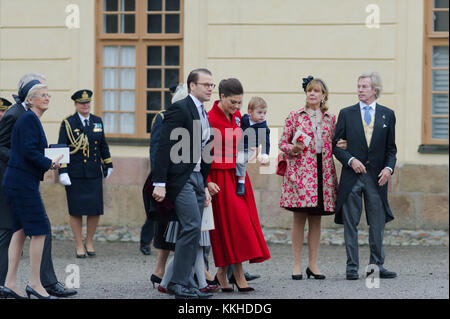 Schloss Drottningholm, Stockholm, Schweden. 1. Dez, 2017. SKH Prinz Gabriel Carl Walther in der drottningholm Kirche heute in einer kalten und schneereichen Stockholm getauft ist. Credit: barbro bergfeldt/alamy leben Nachrichten Stockfoto