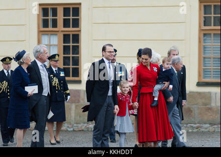 Schloss Drottningholm, Stockholm, Schweden. 1. Dez, 2017. SKH Prinz Gabriel Carl Walther in der drottningholm Kirche heute in einer kalten und schneereichen Stockholm getauft ist. Credit: barbro bergfeldt/alamy leben Nachrichten Stockfoto