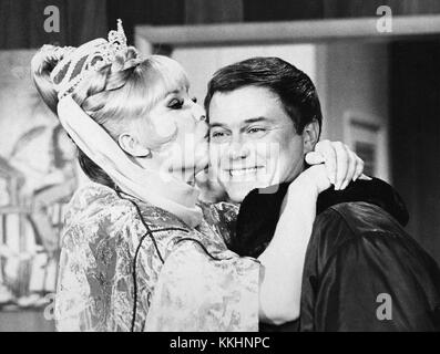 Barbara Eden Larry Hagman Ich Träume von Jeannie 1969 Stockfoto