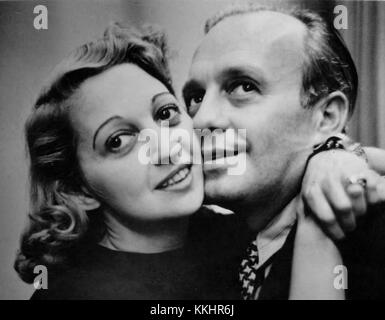 Mary Livingstone war eine US-amerikanische Schauspielerin und Komikerin, die vor allem für ihre Arbeit mit Jack Benny bekannt war. Dieses Bild stammt aus dem Jahr 1939 und zeigt ihre Karriere im Goldenen Zeitalter von Radio und Fernsehen. Stockfoto