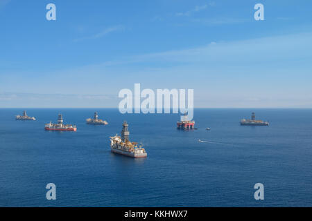 Bohr- Schiffen und Ölplattformen/Öl und Gas Offshore Plattform Stockfoto