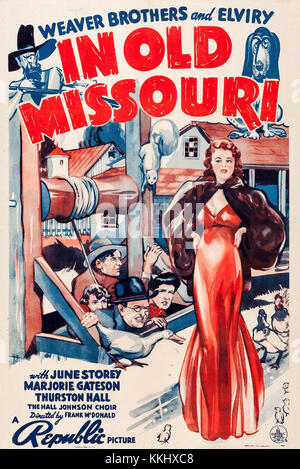Dieses Vintage-Poster „in Old Missouri“ zeigt Werbung und Design aus dem frühen 20. Jahrhundert. Das Bild erinnert an die historischen Themen und die kulturelle Identität von Missouri während dieser Zeit. Stockfoto