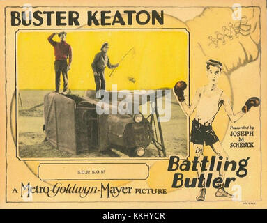 Die Lobbykarte für „Battling Butler“ ist ein Werbestück für den Stummfilm aus dem Jahr 1924 mit Buster Keaton in der Hauptrolle. Es zeigt eine dramatische Szene aus dem Film, die die komödiantischen und physischen Elemente zeigt, die typisch für Keatons Arbeit sind. Stockfoto