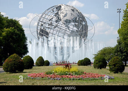 Die Unisfera im Flushing Meadows-Corona Park, New York, ist eine große Stahlkugel, die für die Weltausstellung 1964 entworfen wurde. Es ist nach wie vor ein bedeutendes Wahrzeichen, das das Ereignis und die Rolle von New Yorkâ in der Weltgeschichte symbolisiert. Stockfoto