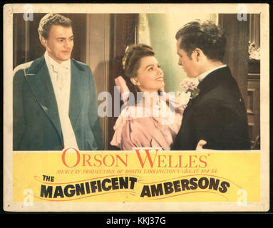 Eine Lobbykarte aus dem Film *The Magnificent Ambersons*, Regie: Orson Welles. Die Karte zeigt Schlüsselfiguren und hebt einen Moment aus dem Film hervor, der auf Booth Tarkingtons Roman über eine wohlhabende Familie im frühen 20. Jahrhundert basiert. Stockfoto