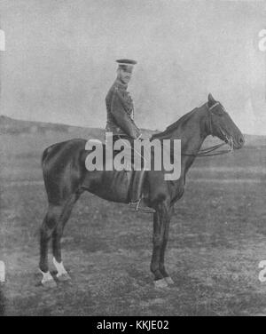 Großherzog Michael Alexandrowitsch von Russland ist in diesem historischen Bild zu Pferd dargestellt. Er war der jüngere Bruder des Zaren Nikolaus II. Und spielte eine bedeutende Rolle in der russischen Geschichte im frühen 20. Jahrhundert. Stockfoto