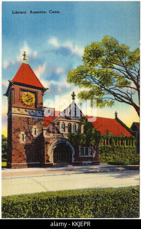 Die Bibliothek in Ansonia, Connecticut, wurde Anfang des 20. Jahrhunderts erbaut und bietet eine Sammlung von Büchern, Archiven und Gemeinschaftsressourcen. Es dient als lokales Drehkreuz für Bildung und Zugang zu Informationen. Stockfoto