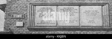 Der erste Umschlagplatz markiert den Ort in Warschau, wo Juden während des Holocaust deportiert wurden. Dieses historische Ereignis wird für seine tragische Bedeutung im Zweiten Weltkrieg in Erinnerung gerufen Stockfoto