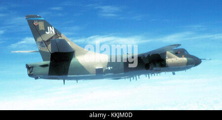 42d Tactical Electronic Warfare Squadron - EB-66 im Flug Stockfoto