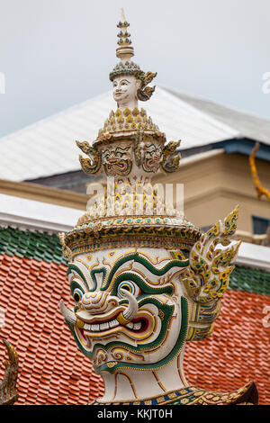 Bangkok, Thailand. Daemon Guardian (yaksha) im Royal Grand Palace. Stockfoto