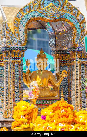 Bangkok, Thailand. Hindu Lord Brahma in der Erawan Schrein. Stockfoto