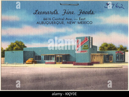 Ein historisches Foto oder eine Werbung für Leonard's Fine Foods an der Central Avenue in Albuquerque, New Mexico, zeigt das lokale Geschäft in Amerika Mitte des 20. Jahrhunderts. Stockfoto