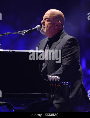 MIAMI, FL - JANUAR 31: Billy Joel tritt am 31. Januar 2015 in der American Airlines Arena in Miami auf. Leute: Billy Joel Stockfoto