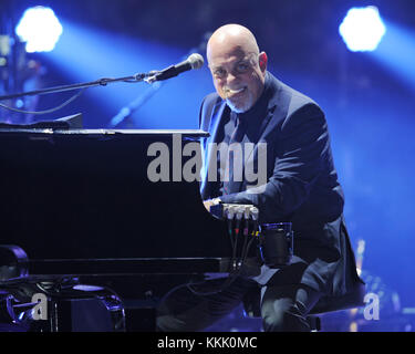 MIAMI, FL - JANUAR 31: Billy Joel tritt am 31. Januar 2015 in der American Airlines Arena in Miami auf. Leute: Billy Joel Stockfoto