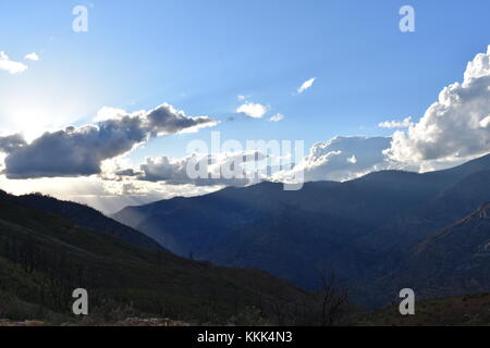 Kings Canyon sunburst Strahlen hinter einer Wolke Stockfoto