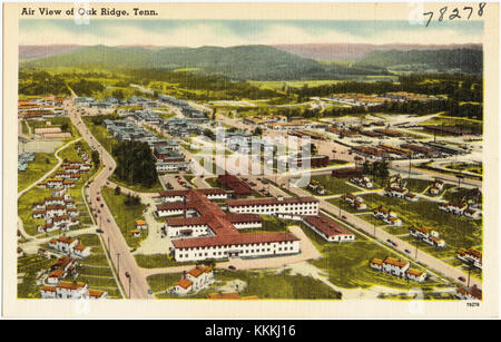 Ein Blick aus der Vogelperspektive auf Oak Ridge, Tennessee, zeigt das Stadtbild und die Umgebung der Stadt und bietet einen Einblick in die Entwicklung und Infrastruktur der Stadt. Stockfoto