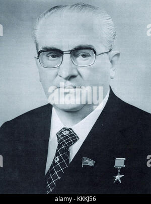 Juri Andropow, Generalsekretär der Kommunistischen Partei der Sowjetunion, ist seit August 1983 in der Zeitschrift *sowjetisches Leben* zu sehen. Das Thema betrifft seine Führung und seine Politik während seiner Amtszeit. Stockfoto