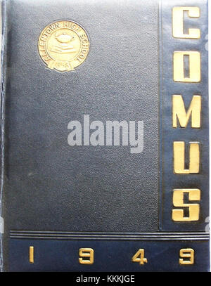 Das Jahrbuch der Allentown High School 1949 aus Allentown, Pennsylvania, erfasst die Erinnerungen und Meilensteine der Studenten und Dozenten in diesem Jahr. Es spiegelt die kulturelle und akademische Atmosphäre des Amerika nach dem Zweiten Weltkrieg wider. Stockfoto