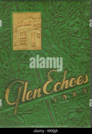Das Jahrbuch 1943 der Central Catholic High School in Allentown, Pennsylvania, bietet eine Momentaufnahme des Schülerlebens während des Zweiten Weltkriegs. Es beleuchtet wichtige Momente und Einzelpersonen in der Geschichte der Schule während dieser Zeit. Stockfoto