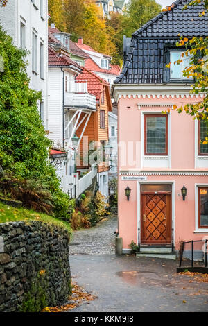 Bergen, Norwegen - Oktober 2017 : Traditionelles Wohnhaus in der Altstadt von Bergen, Norwegen Stockfoto