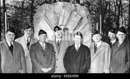 Der USAAC Memorial Service, der am 7. November 1940 in Allentown (Pennsylvania) stattfand, gedachte an das Leben derer, die im Militärdienst verloren wurden. Die Zeremonie würdigte ihre Hingabe und ihr Opfer mit Anwesenheit von wichtigen Militärs und der Gemeinde. Die Veranstaltung war Teil der fortwährenden Bemühungen, an die Opfer zu erinnern, die während des Zweiten Weltkriegs gebracht wurden Stockfoto