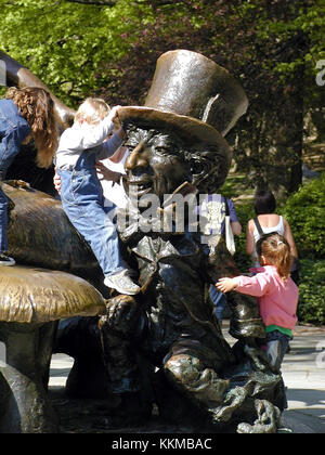 OLYMPUS DIGITALKAMERA Central Park Alice im Wunderland Mad Hatter Stockfoto