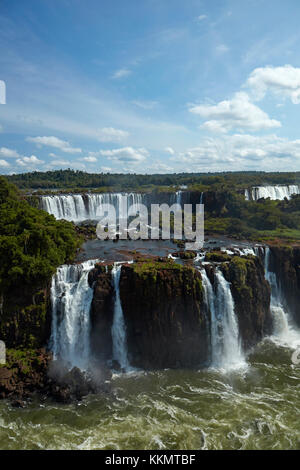 Salto Rivadavia und Salto Tres Musqueteros, Iguazu Falls, Argentinien, von der brasilianischen Seite aus gesehen, Südamerika Stockfoto