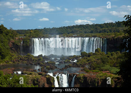 Salto Rivadavia und Salto Tres Musqueteros, Iguazu Falls, Argentinien, von der brasilianischen Seite aus gesehen, Südamerika