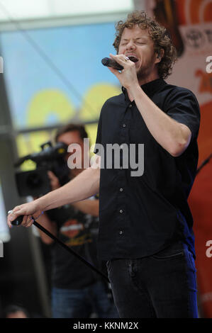 New York, NY - 26. Juni: Wayne predigt und Drachen vorstellen, NBC's "Today Show durchführen" am Rockefeller Plaza am 26. Juni 2015 in New York City. Leute: Wayne Predigt Stockfoto