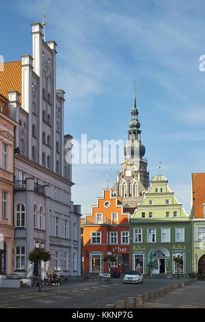 Altstadt mit der St.-Nikolaus-Kirche in Greifswald, Mecklenburg-Vorpommern, Deutschland Stockfoto