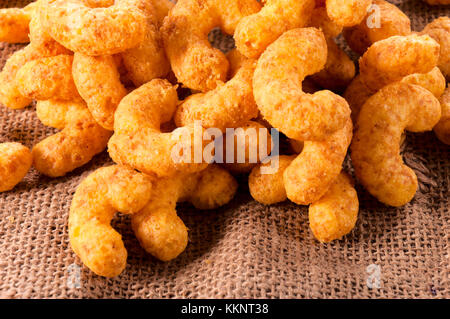 Puffed Käse und Erdnüsse Kinder Snacks Stockfoto